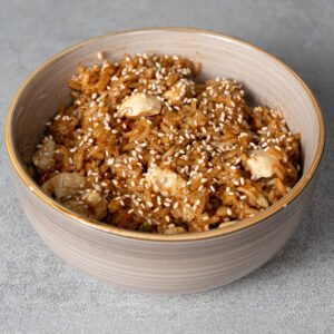 Riso saltato con verdure e pollo