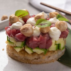 Fassona, zucchina, crema di burrata affumicata e granella di nocciole